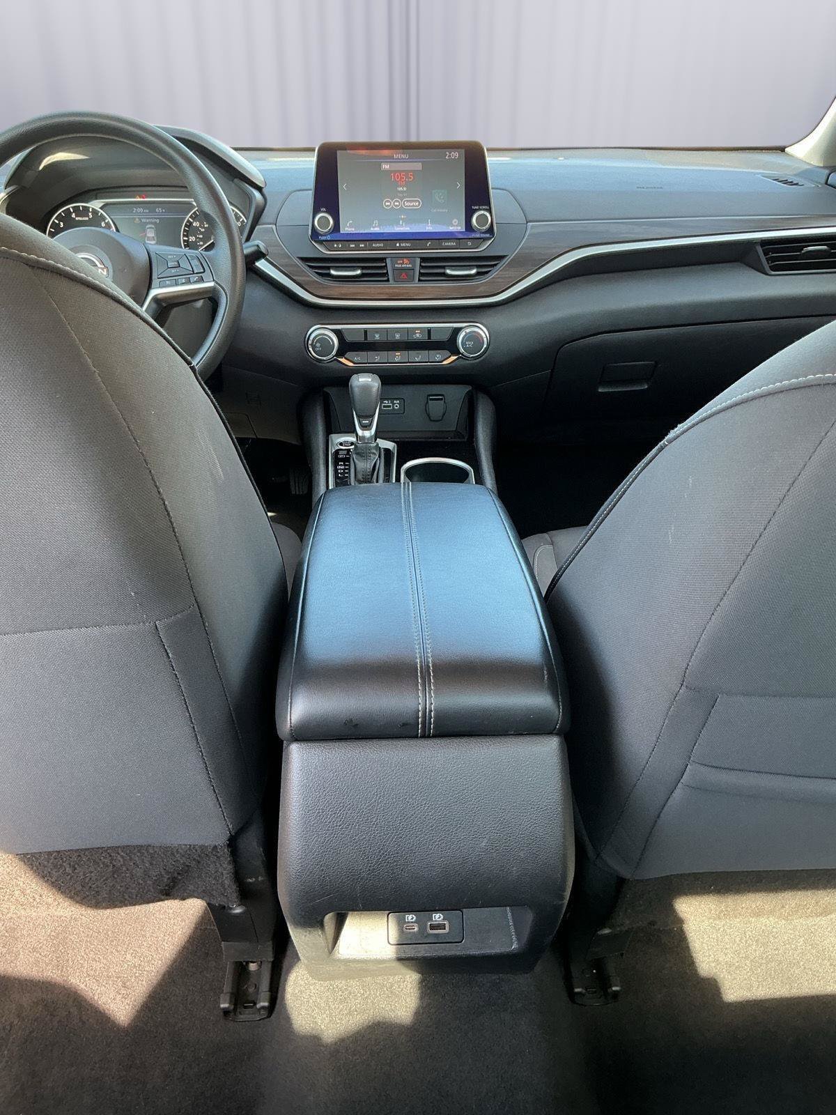 Used 2024 Nissan Altima 2.5 SV FWD image 19