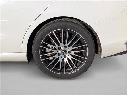 Certified 2025 Mercedes-Benz C 300 4MATIC Sedan image 17