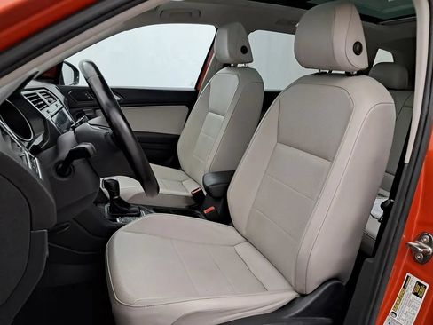 Used 2018 Volkswagen Tiguan SEL w/ 3rd Row Seat Package AWD/4WD image 5