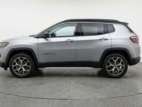 Used 2025 Jeep Compass Limited AWD/4WD image 3