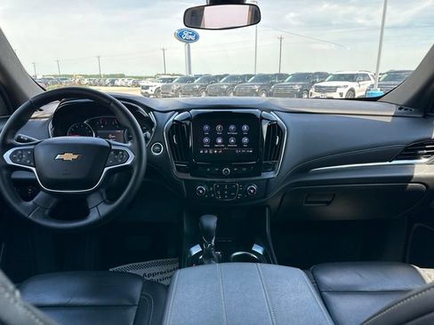Used 2023 Chevrolet Traverse LT FWD image 19