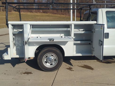 Used 2016 Ford F250 XL w/ Power Equipment Group RWD image 22