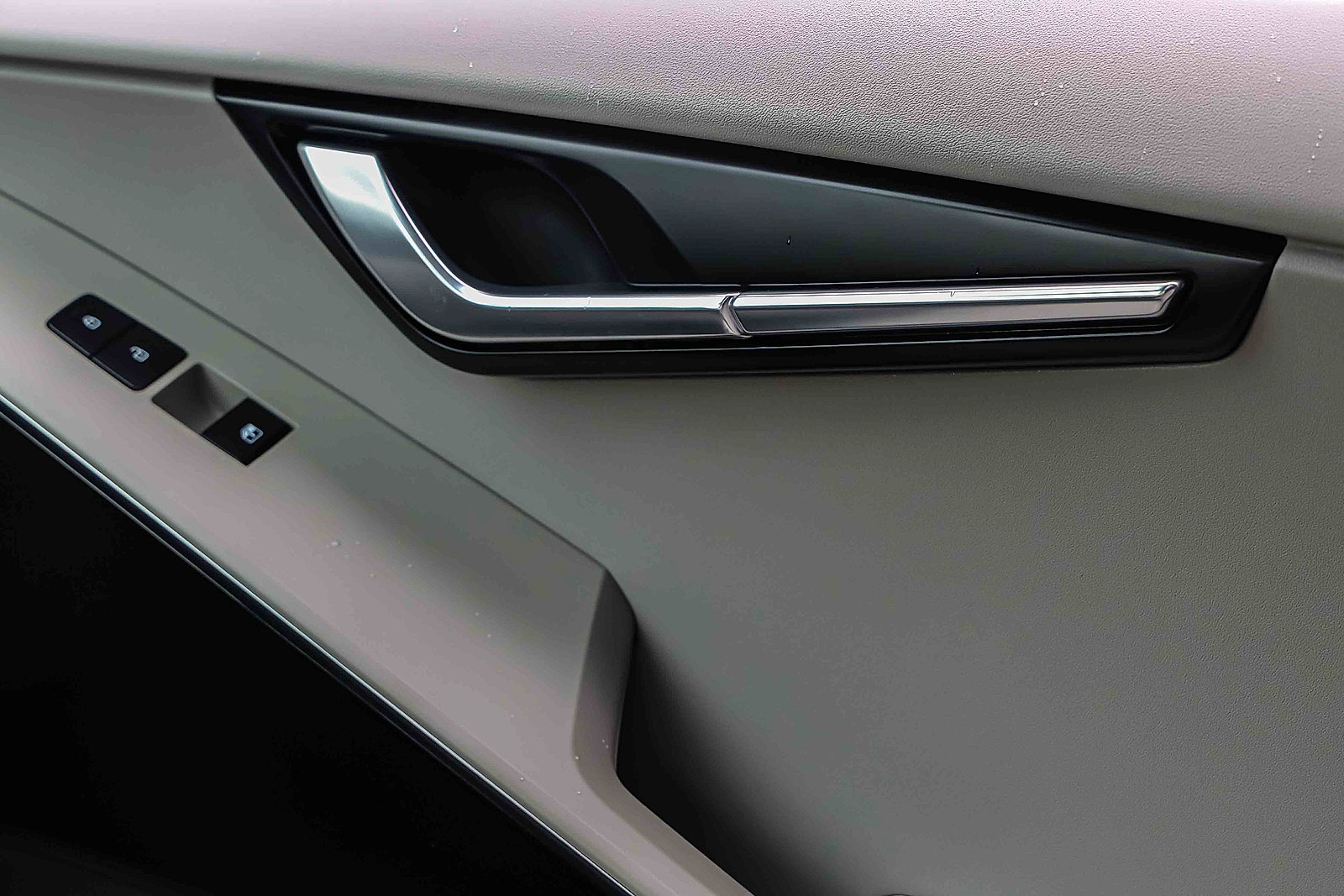 Certified 2025 Kia Niro Wave w/ Wave Preserve Package FWD image 16