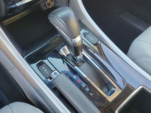 Used 2016 Honda Accord EX-L image 25