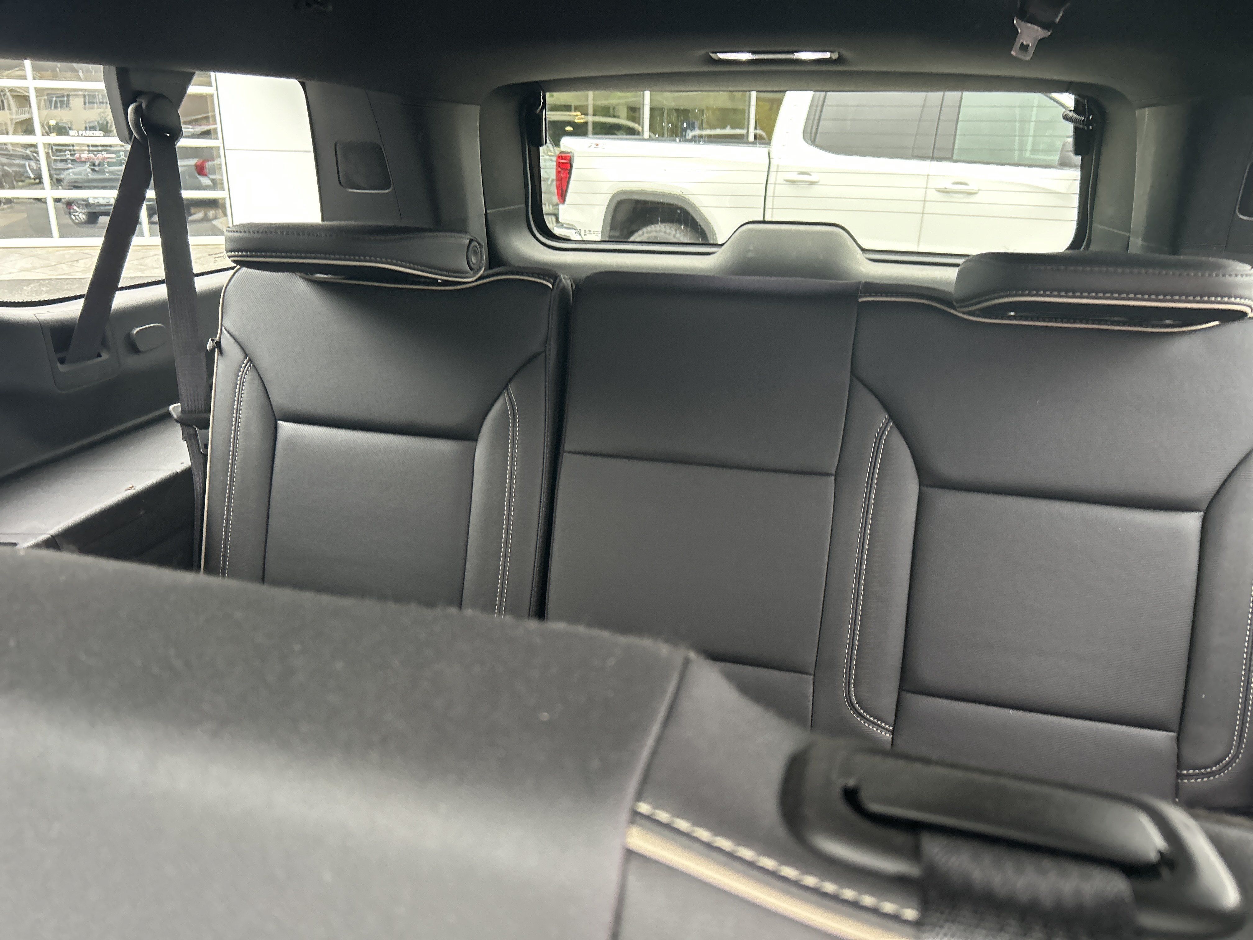 Certified 2023 GMC Yukon XL SLT w/ SLT Premium Package AWD/4WD image 32