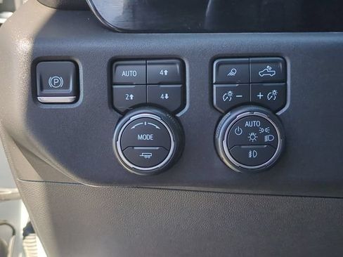 Used 2024 Chevrolet Silverado 1500 LT Trail Boss w/ LT Trail Boss Premium Package AWD/4WD image 24