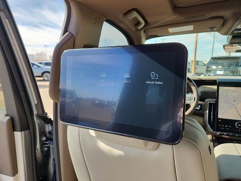 New 2026 GMC Yukon XL Denali w/ Denali Reserve Package image 10