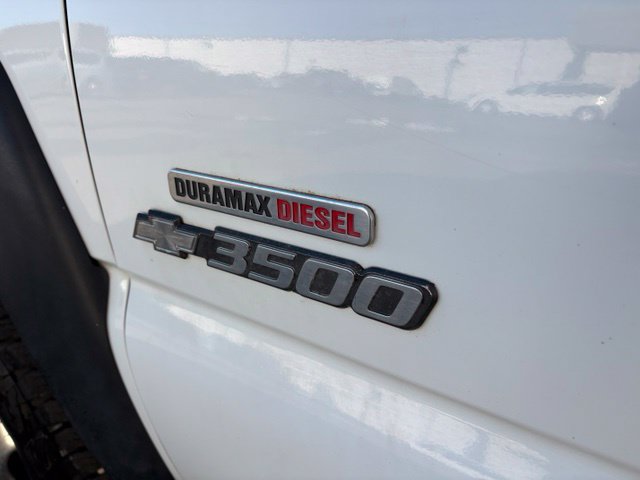 Used 2004 Chevrolet Silverado 3500 2WD Extended Cab w/ Heavy-Duty Power Package image 12