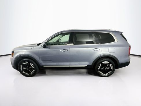 Used 2025 Kia Telluride S FWD image 4