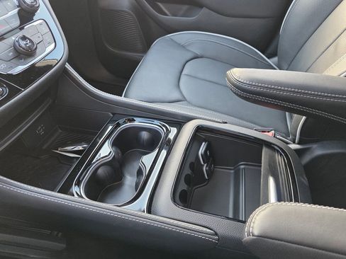 New 2026 Chrysler Pacifica Limited image 24