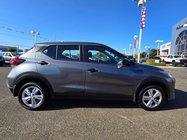 Used 2025 Nissan Kicks Play S FWD image 8