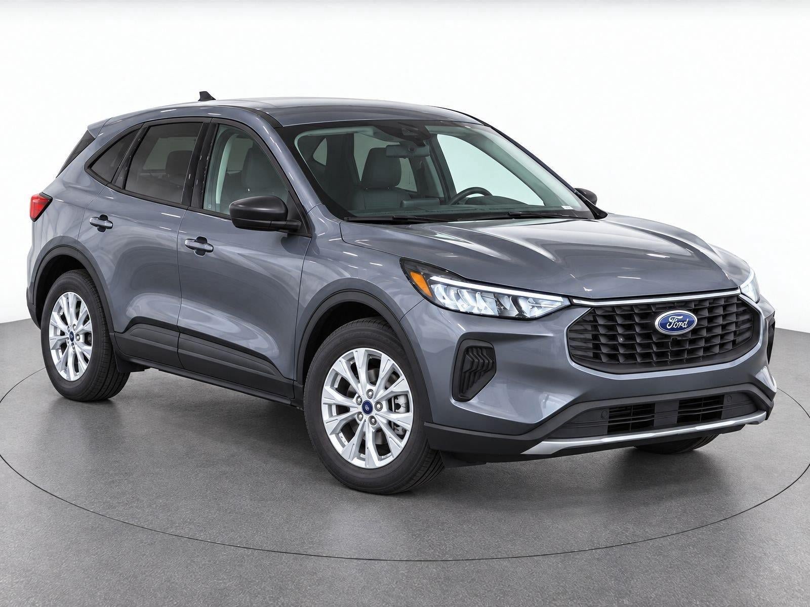 Used 2025 Ford Escape Active w/ Cold Weather Package AWD/4WD image 1