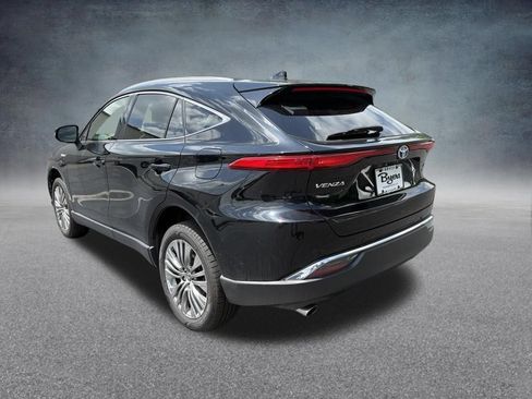 Used 2021 Toyota Venza XLE w/ Softex Package AWD/4WD image 8