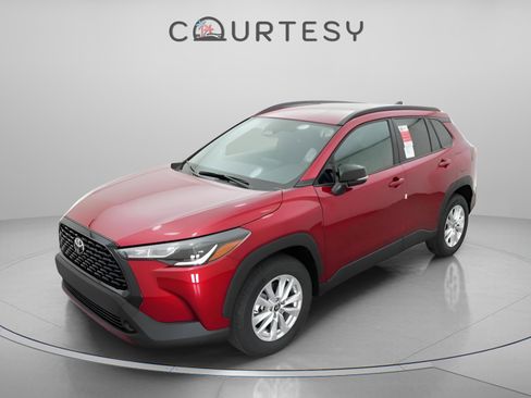 New 2025 Toyota Corolla Cross LE image 2