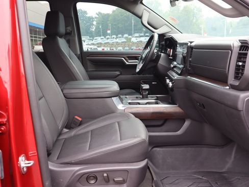 Used 2024 GMC Sierra 1500 SLT w/ SLT Premium Plus Package AWD/4WD image 40