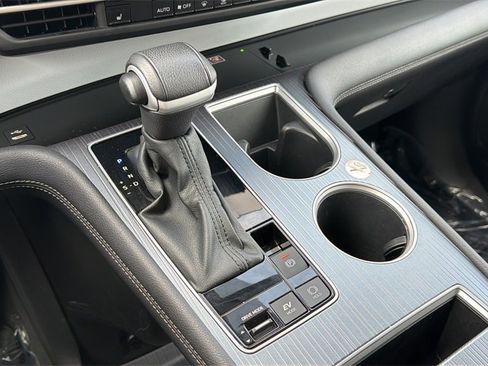 Certified 2025 Toyota Sienna XLE image 37