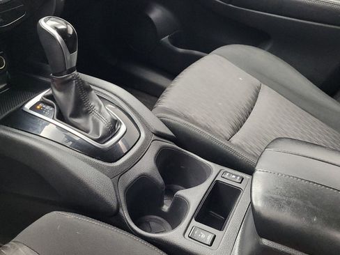 Used 2020 Nissan Rogue SV FWD image 26