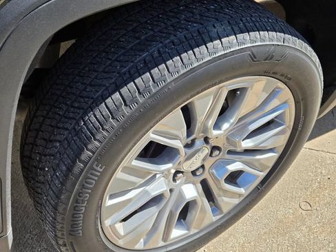 Used 2022 GMC Sierra 1500 Denali w/ Denali Premium Package RWD image 12