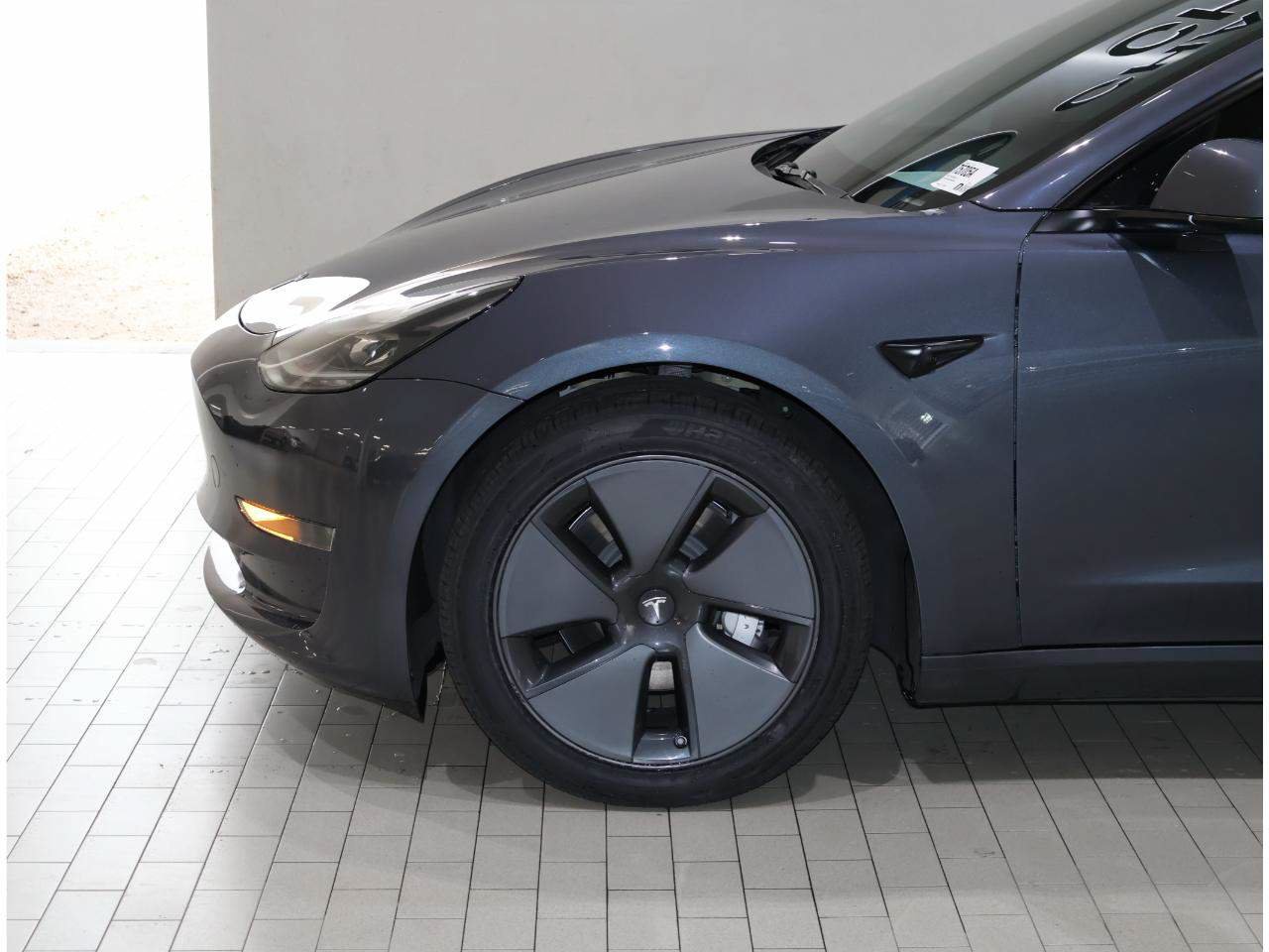 Used 2023 Tesla Model 3 Standard Range RWD image 4