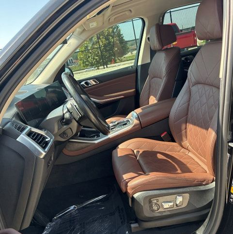 Used 2024 BMW X7 xDrive40i AWD/4WD image 5
