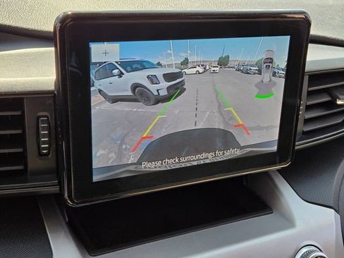 Used 2022 Ford Explorer 4WD w/ Class IV Trailer Tow Package image 22
