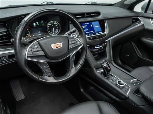 Used 2023 Cadillac XT5 Premium Luxury FWD image 17
