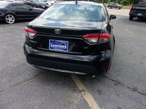 Used 2022 Toyota Corolla LE w/ LE Convenience Package FWD image 3