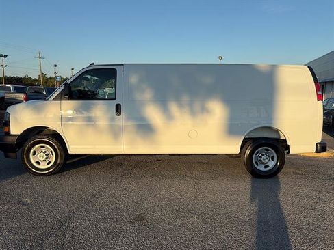 New 2025 Chevrolet Express 3500 Extended w/ Driver Convenience Package image 4