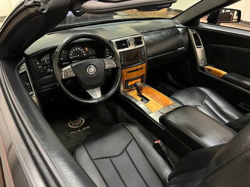 Used 2008 Cadillac XLR RWD image 39