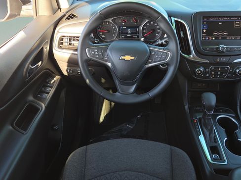 Used 2024 Chevrolet Equinox LT AWD/4WD image 12