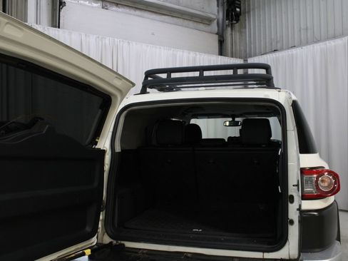 Used 2013 Toyota FJ Cruiser 4WD w/ Upgrade Pkg image 29
