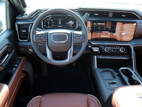 New 2025 GMC Sierra 2500 Denali Ultimate image 8