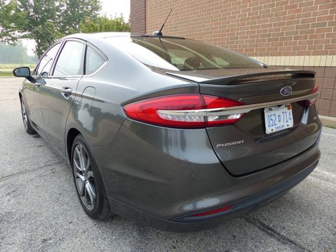 Used 2017 Ford Fusion SE w/ Equipment Group 201A FWD image 7