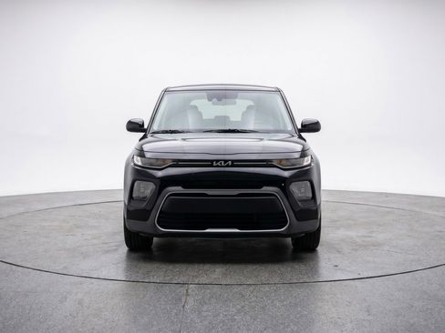Used 2025 Kia Soul LX w/ LX Technology Package FWD image 2