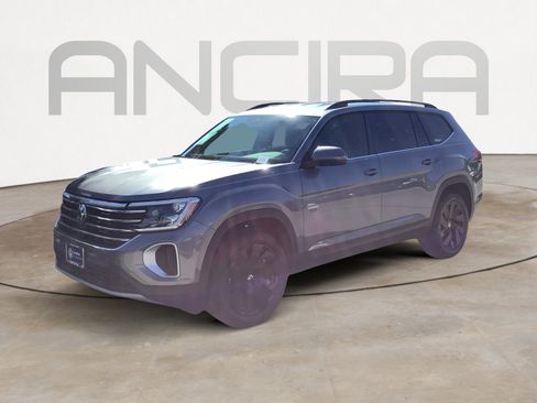 New 2025 Volkswagen Atlas SE FWD image 4