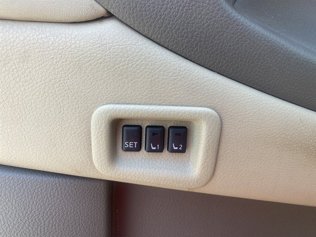 Used 2014 Nissan Murano LE w/ Platinum Edition Package AWD/4WD image 20