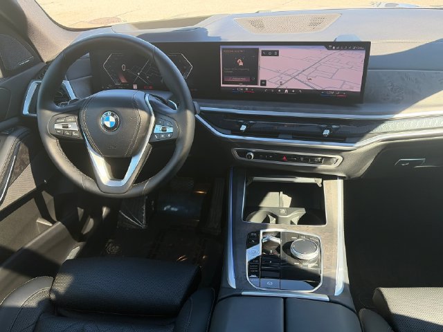 Used 2025 BMW X5 xDrive40i w/ Premium Package AWD/4WD image 14