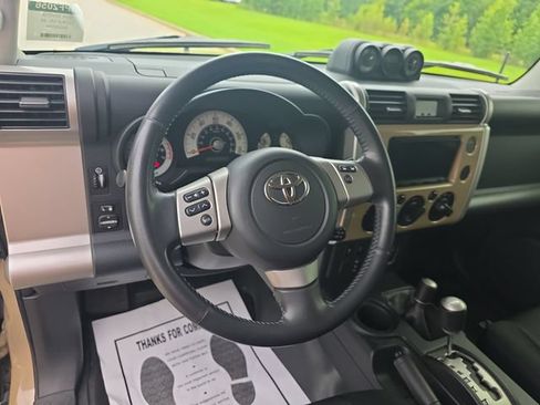 Used 2014 Toyota FJ Cruiser 4WD w/ Upgrade Package image 16