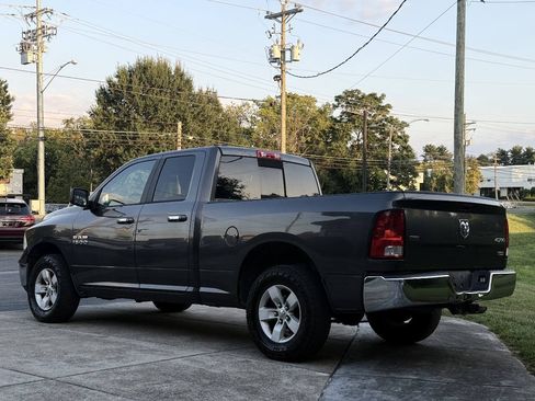 Used 2017 RAM 1500 Classic SLT AWD/4WD image 3