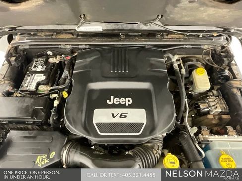 Used 2017 Jeep Wrangler Unlimited Rubicon AWD/4WD image 48