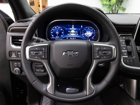 Used 2023 Chevrolet Suburban Z71 w/ Z71 Off-Road Package image 10