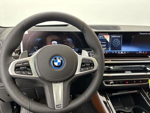 New 2026 BMW X5 xDrive50e w/ Executive Package image 22