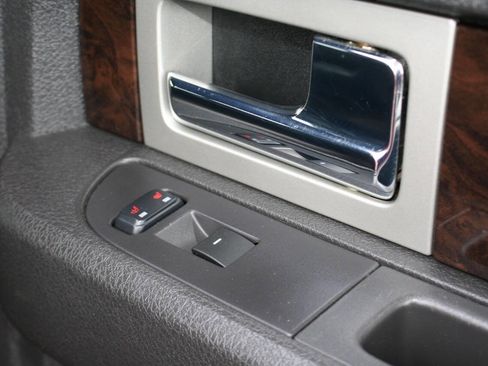 Used 2014 Ford F150 Platinum image 27