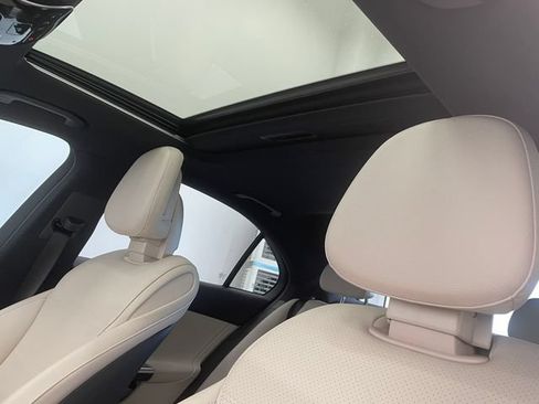 Used 2024 Mercedes-Benz C 300 Sedan image 5