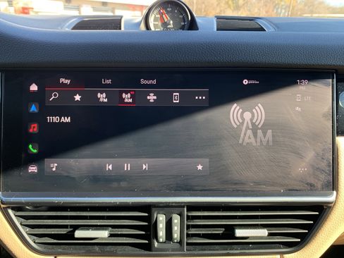 Used 2022 Porsche Cayenne Platinum Edition image 23