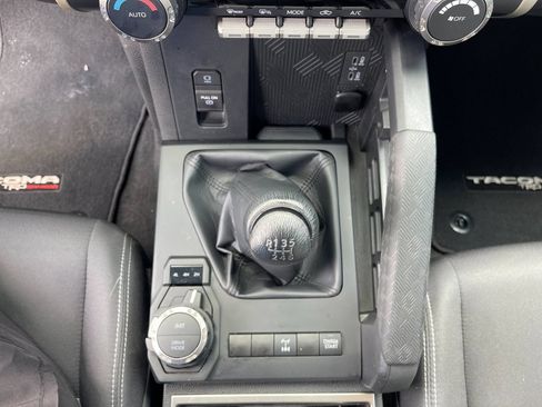 Used 2025 Toyota Tacoma TRD Off-Road AWD/4WD image 22