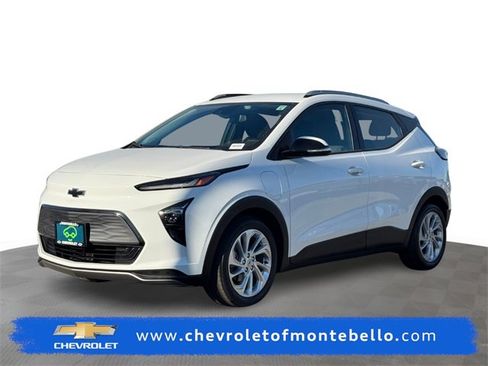 Certified 2023 Chevrolet Bolt EUV LT image 1