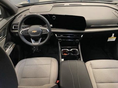 New 2026 Chevrolet Traverse LT w/ Driver Confidence Package AWD/4WD image 17