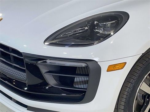 New 2026 Porsche Macan S image 4