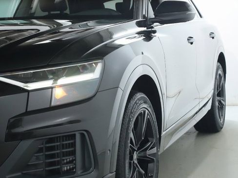 Used 2022 Audi Q8 Premium w/ Convenience Package image 13